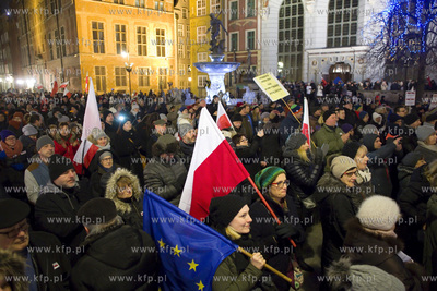 Długi Targ w Gdańsku. Demonstracja Komitetu Obrony...