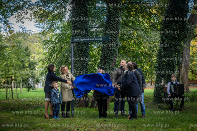 Uroczystość nadania nazwy Zaułek Cypriana Norwida...