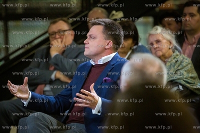 Debata  transmitowana przez TVN24 „Arena Idei”...