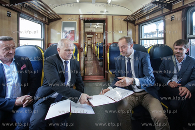 Gdańsk, Dworzec PKP. Podpisanie umowy z firmą NEWAG...