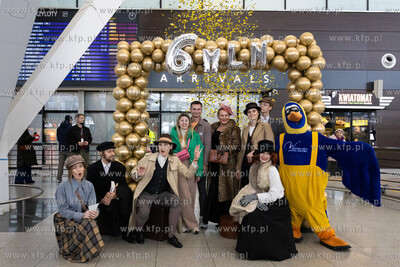 Port Lotniczy Gdańsk im. Lecha Wałęsy. Nz. Powitanie...