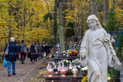Dzień Wszystkich Świętych na Cmentarzu Srebrzysko....