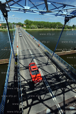 Dziwnow. Drogowy most zwodzony na rzece Dziwnie laczacy...