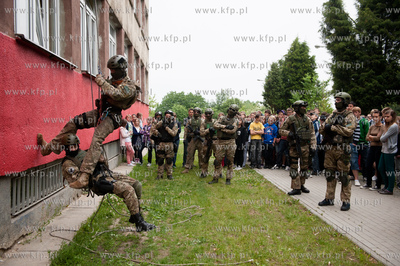 Gdansk. Gimnazjum nr 29 na Suchaninie. Pokazy Gdanskiej...
