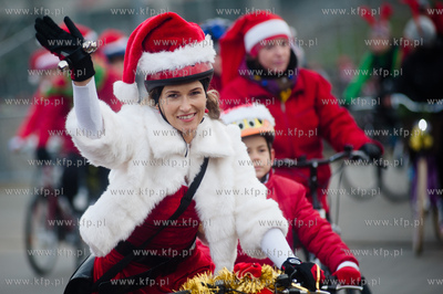 Gdansk. Parking pod Ergo Arena. Coroczna akcja Mikolaje...