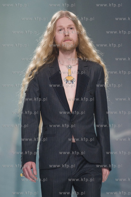 Centrum Stocznia Gdansk. Gala Amber Look Trends & Styles...