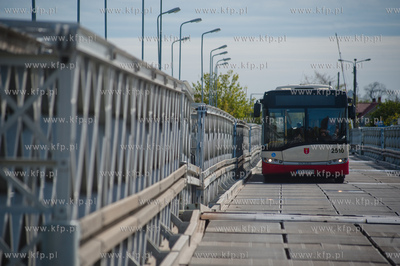 Gdansk. Sobieszewo. Odremontowany most pontonowy. 06.05.2014...