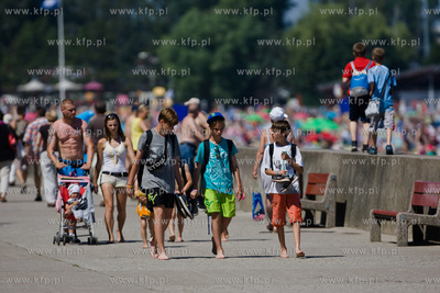 Gdynia. Upalny, sloneczny, wakacyjny dzien na plazy...