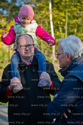 Gdansk. Oliwskie Zoo. Przyjazd czterech lwow, trzech...