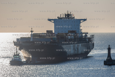 Najwiekszy kontenerowiec w historii portu MSC Charleston,...