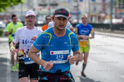 Zawodnicy na trasie II PZU Gdansk Maraton. 
15.05.2016
fot....