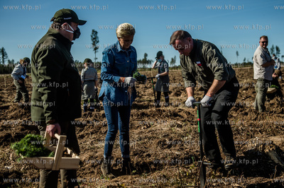 Nadleśnictwo Lipusz. Prezydent RP Andrzej Duda wraz...