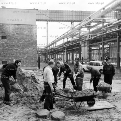 Czyn partyjny na budowie gdanskiej rafinerii.
16.05.1976
3maj76_z.kosycarz_p29
Fot....
