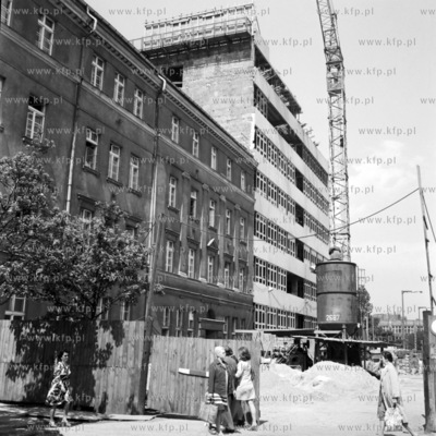 Rozbudowa Szpitala Miejskiego w Gdyni. 
14.06.1974
3czerwiec74_z.kosycarz_p30
Fot....