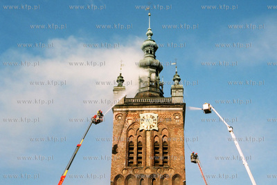 Pozar zabytkowego kosciola sw Katarzyny w Gdansku....
