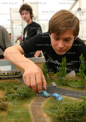 "Swiat Modelarstwa - targi, wystawa, gielda" to jedna...