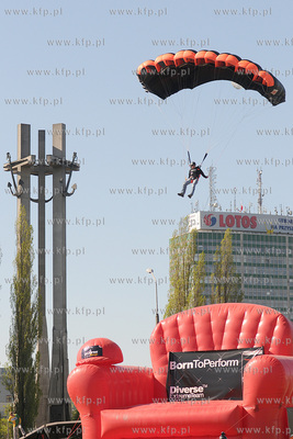 Mlode Miasto w Gdansku. Zawody Diverse Crane Boogie...