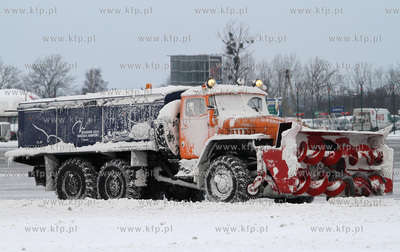 Zima na Rebiechowie. Nz. Sprzet zimowy.  04.01.2010...