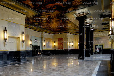 Dworzec kolejowy Gdynia Glowna oddany do uzytku po...