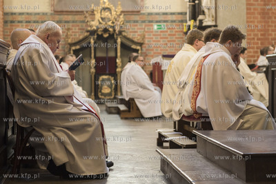 Pelplin. Msza Swieta Krzyzma w Wielki Czwartek w Bazylice...