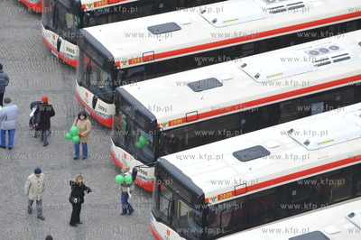 Targ Weglowy w Gdansku - prezentacja nowych autobusow...