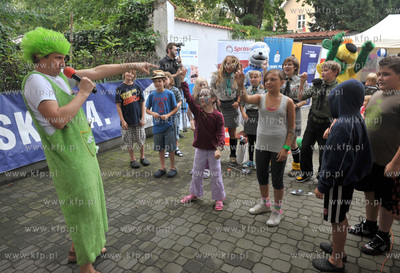 Festyn "Zeszyt dla ucznia" na terenie Gdanskiego Domu...