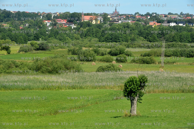 Zukowo. Widok od strony wsi Otomino. 18.07.2014 Fot....