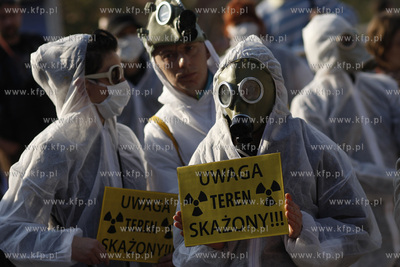 Gdansk. Protest przeciwnikow budowy elektrowni atomowej...