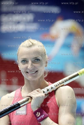 Trening skoczkini o tyczce Anny Rogowskiej, przed rozpoczynajcymi...