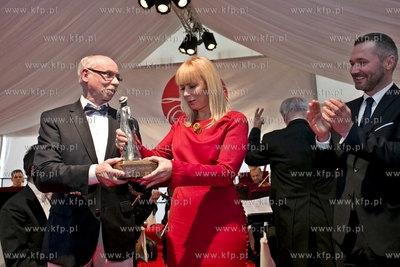 Sopot. Grand Hotel. Letnia Gala Biznesu. Nz. wręczenie...