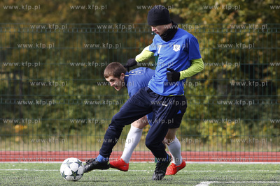 Gdansk Zaspa. Pilkarski turniej dzikich druzyn Do przerwy...