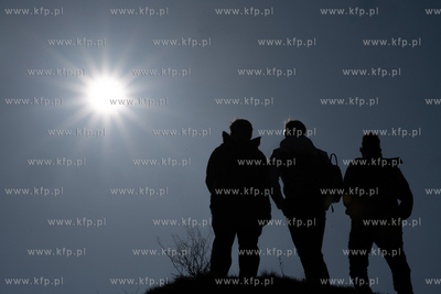 Ogląganie cześciowego, 13% zaśmienia słońca na...