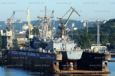 Stocznia Marynarki Wojennej w Gdyni. Fregata rakietowa...