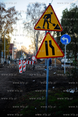 Gdansk. Remont drog i domow w gdanskiej dzielnicy Letnica,...