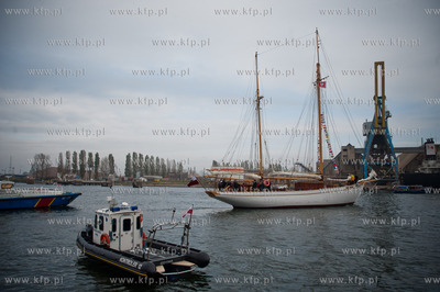 Gdansk. Stocznia Remontowa. Prezentacja zaglowca STS...