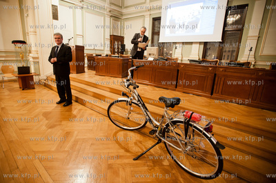 Gdansk. Sala Obrad Nowego Ratusza. Wreczenie nagrod...