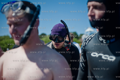 Gdansk. Plaza w Brzeznie. Diving Day 2013 - impreza...