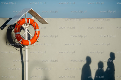 Sloneczne, bardzo cieple, niemal wiosenne, niedzielne...