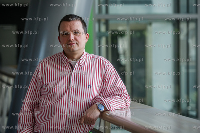 Uniwersytet Gdanski. Wydzial Biologii. 
Nz prof. Piotr...