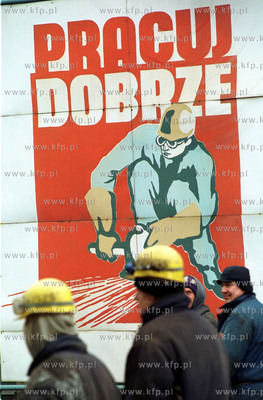 Drugi dzien strajku w Stoczni Gdynia S.A.19.02.2002fot....