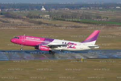 Katowice , Przyrzowice NZ.Airbus A320-233 Linii Wizzair
06.12.2006
Sebastian...