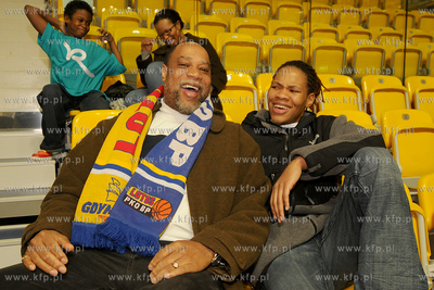 Monique Currie (na zdjęciu z ojcem), czolowa zawodniczka...