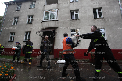 W wyniku duzych opadow deszczu doszlo do przerwania...