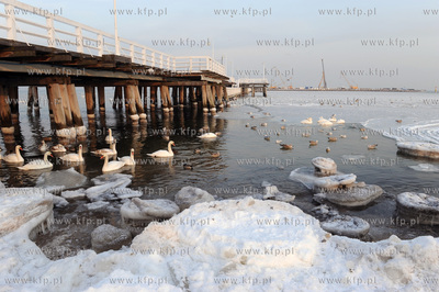 Sopot. Mroz znacznie ponizej 10 stopni spowodowal zamarzniecie...