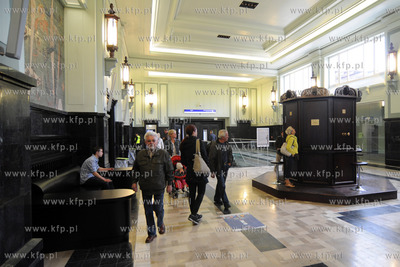 Dworzec kolejowy Gdynia Glowna oddany do uzytku po...