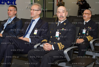 Wojewoda pomorski  przekazal Morskiemu Oddzialowi Strazy...