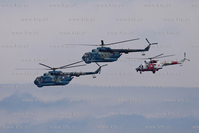 Parada wszystkich najwazniejszych klas okretow bedacych...