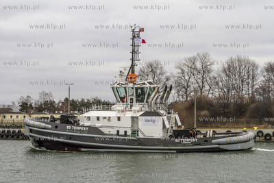 SD Tempest, holownik typu RotorTug z trzema pędnikami...