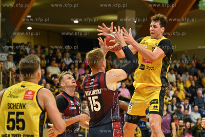 Hala 100 lecia Sopotu. Różowy mecz Energa Trefl Sopot...