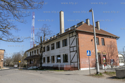 Budynek dworca PKP przy ulicy Dworcowej w Pruszczu...